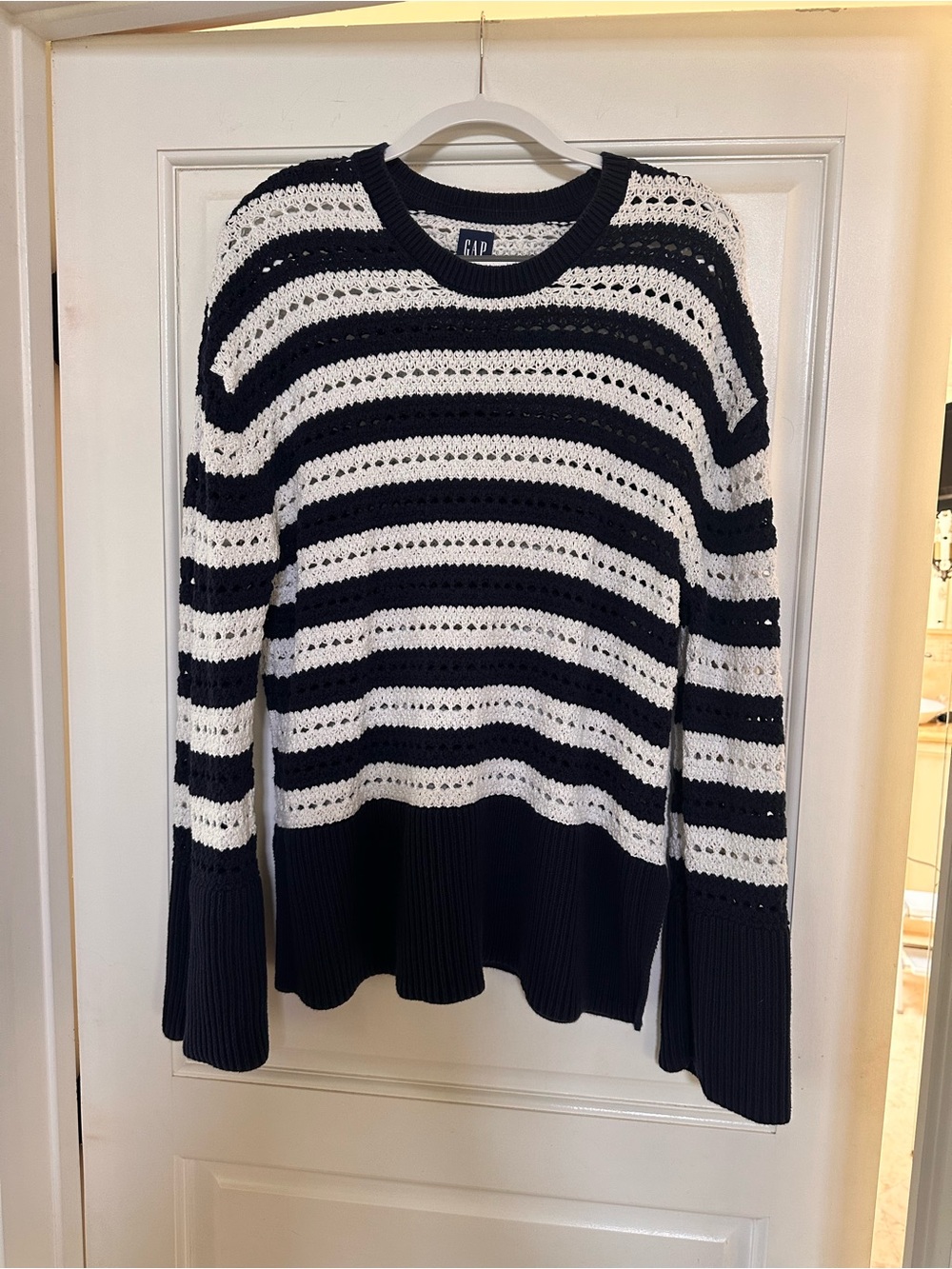 GAP Navy and White Striped Open-Knit Crewneck Sweater Size Tall/Medium